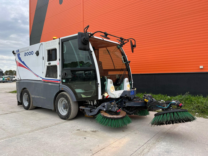 Dulevo 2000 SKY FIRST REGISTRATION 09.2015 - Road sweeper: picture 4 Dulevo 2000 SKY FIRST REGISTRATION 09.2015 - Road sweeper: picture 4