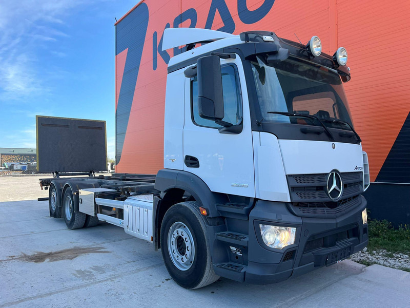 Mercedes-Benz Antos 2535 6x2*4 FOR SALE AS CHASSIS L=7788 mm - Cab chassis truck: picture 4 Mercedes-Benz Antos 2535 6x2*4 FOR SALE AS CHASSIS L=7788 mm - Cab chassis truck: picture 4