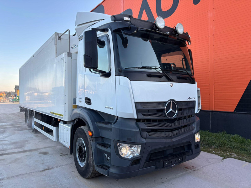 Mercedes-Benz Antos 2545 6x2*4 SUPRA 850 / BOX L=9489 mm / LOW MILEAGE ! - Refrigerator truck: picture 3 Mercedes-Benz Antos 2545 6x2*4 SUPRA 850 / BOX L=9489 mm / LOW MILEAGE ! - Refrigerator truck: picture 3