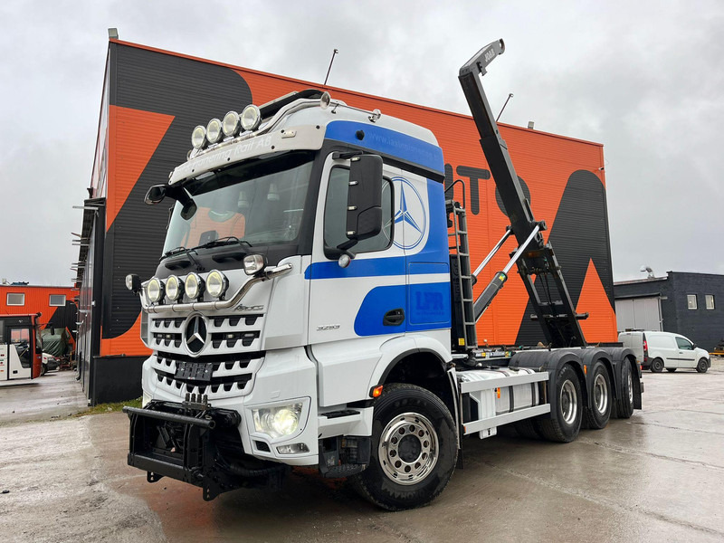 Mercedes-Benz Arocs 3253 8x4*4 JOAB L 24 ton / L=5750 mm / SNOW PLOW EQUIPMENT - Hook lift truck: picture 2 Mercedes-Benz Arocs 3253 8x4*4 JOAB L 24 ton / L=5750 mm / SNOW PLOW EQUIPMENT - Hook lift truck: picture 2