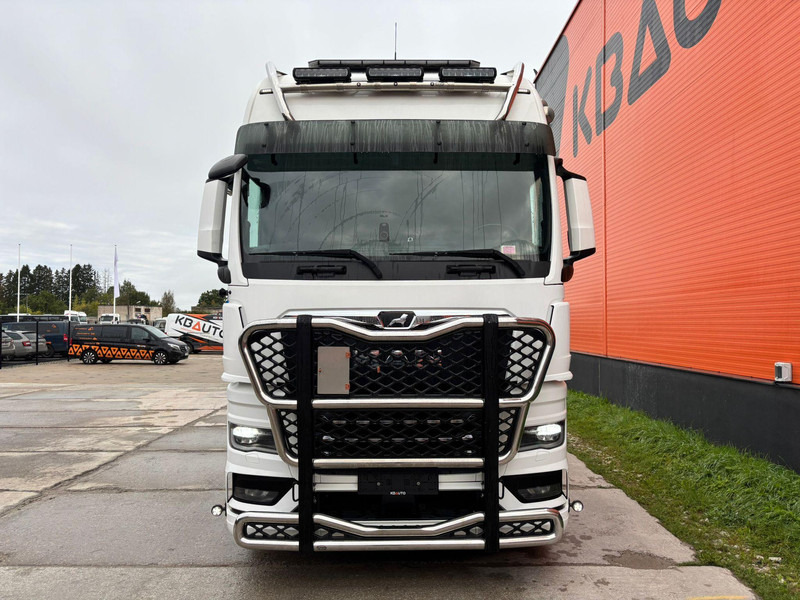 MAN TGX 28.580 6x2 TWIN BED GX CAB / INTARDER / DOUBLE BOGIE - Tractor truck: picture 3 MAN TGX 28.580 6x2 TWIN BED GX CAB / INTARDER / DOUBLE BOGIE - Tractor truck: picture 3