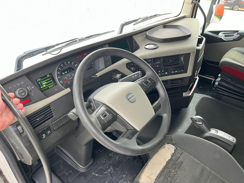 Tractor truck Volvo FH 500 6x2 GLOBE XL: picture 13