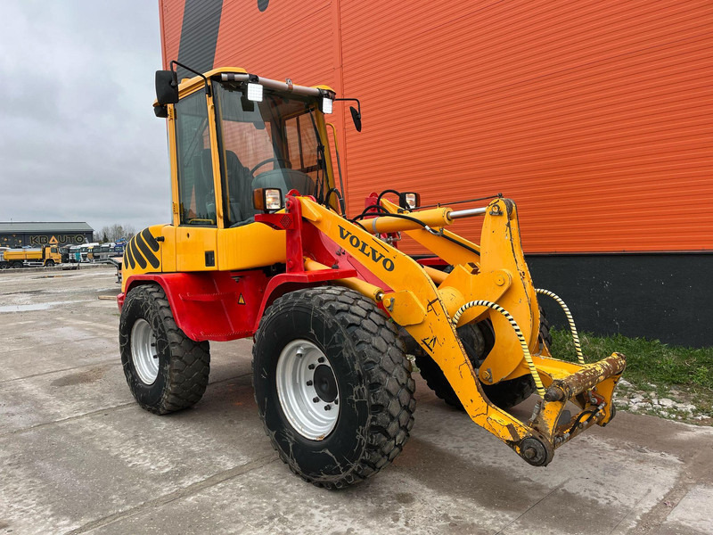 Volvo L 30 B-Z/X 4x4 AC / QUICK COUPLER / BUCKET + FORKS - Wheel loader: picture 5 Volvo L 30 B-Z/X 4x4 AC / QUICK COUPLER / BUCKET + FORKS - Wheel loader: picture 5