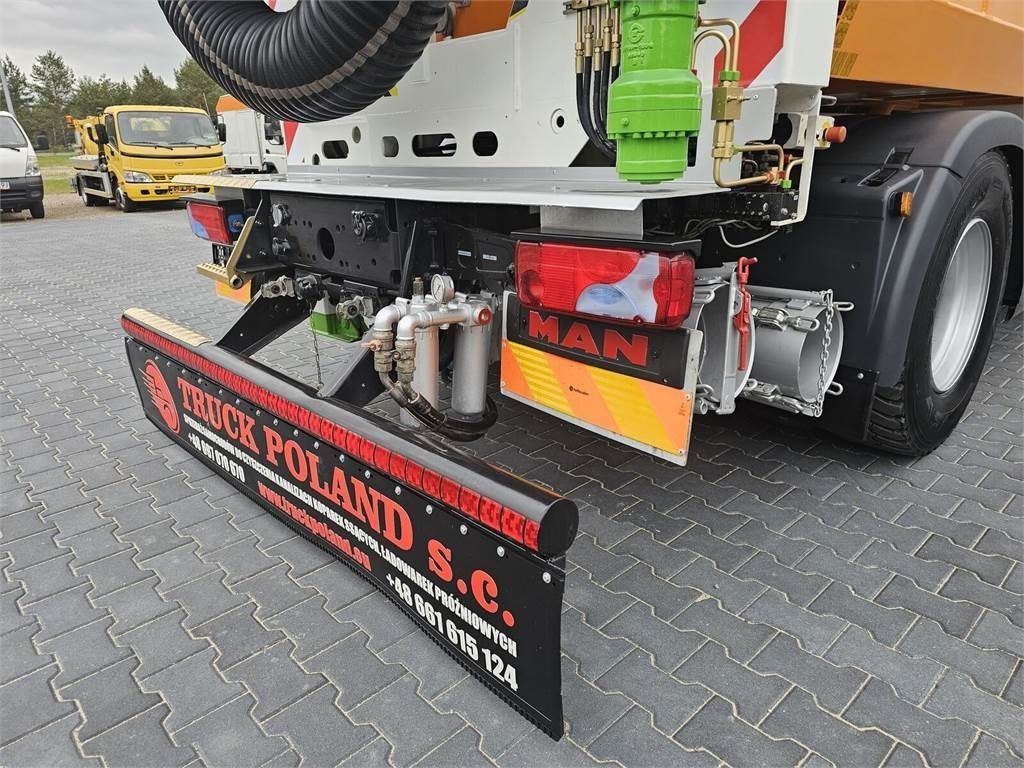 Vacuum truck MAN RSP ESE 18/4-KM Saugbagger vacuum cleaner excavato: picture 18