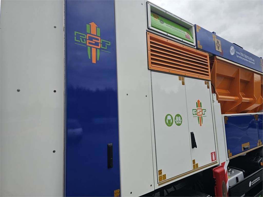 Vacuum truck MAN RSP ESE 18/4-KM Saugbagger vacuum cleaner excavato: picture 12