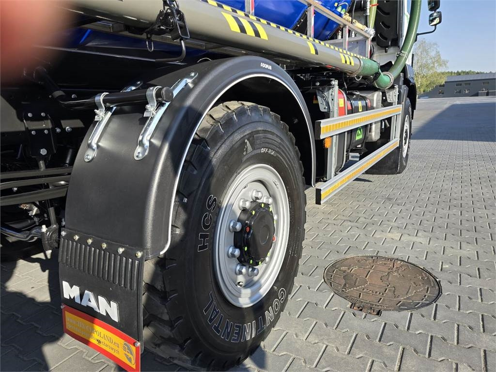 Vacuum truck MAN TGM 4x4 GAMON PW8 for collecting liquid waste sepa: picture 24
