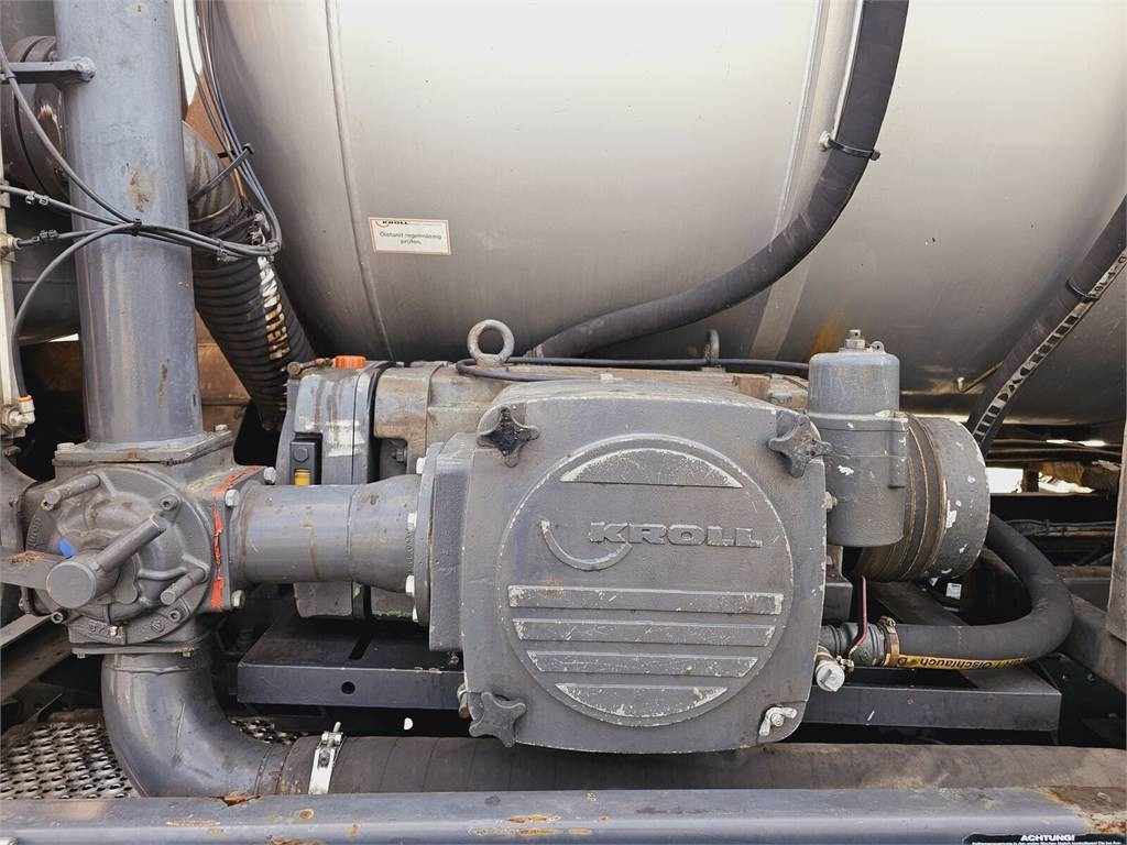 Vacuum truck Mercedes-Benz WUKO KROLL COMBI FOR SEWER CLEANING: picture 12