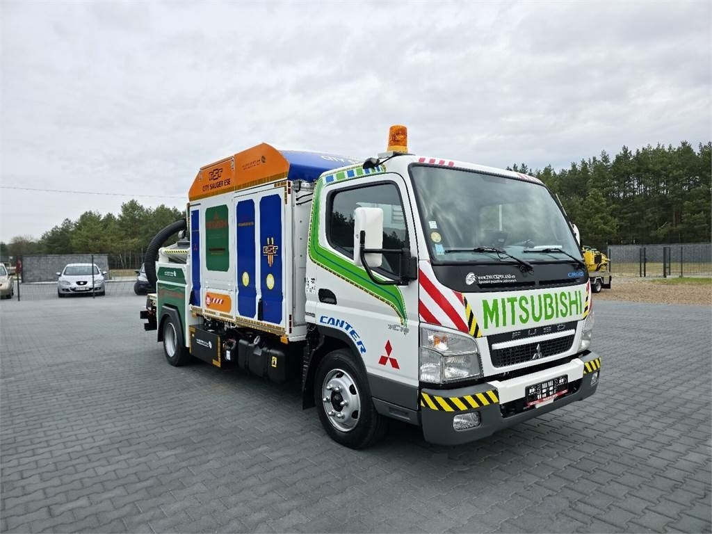 Mitsubishi CANTER odkurzacz koparka ssąca Saugbagger CITY SAU - Vacuum truck: picture 2 Mitsubishi CANTER odkurzacz koparka ssąca Saugbagger CITY SAU - Vacuum truck: picture 2
