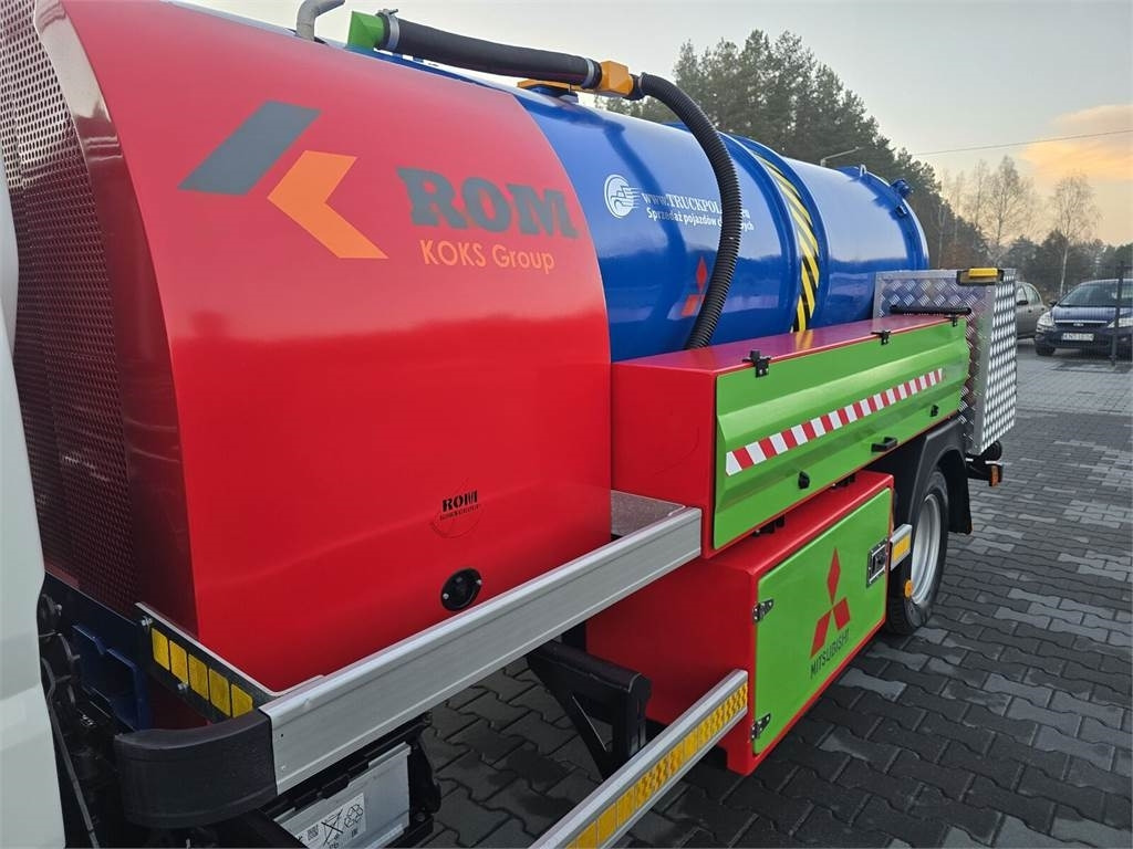 Mitsubishi ROM SMART COMBI WUKO HOT WATER FOR CLEANING SEWAGE - Vacuum truck: picture 2 Mitsubishi ROM SMART COMBI WUKO HOT WATER FOR CLEANING SEWAGE - Vacuum truck: picture 2