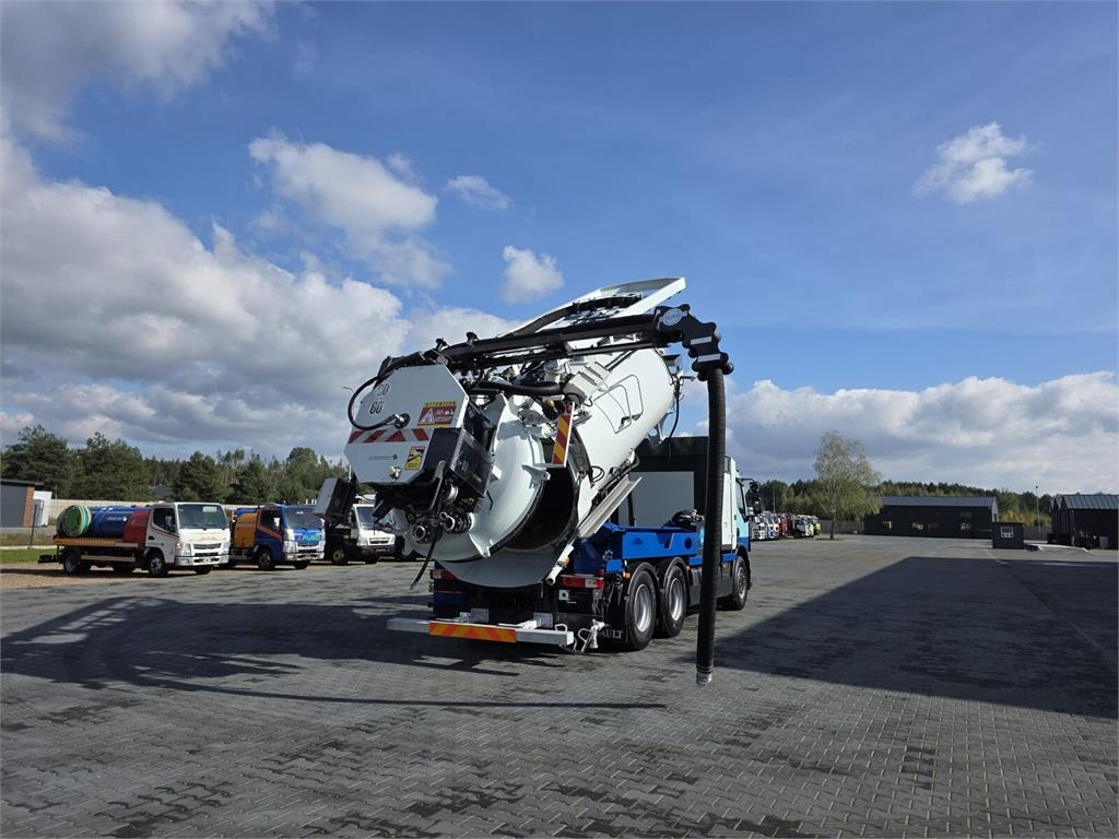 Renault 6x4 WUKO RIVARD RECYTLING for collecting liquid wa - Vacuum truck: picture 1 Renault 6x4 WUKO RIVARD RECYTLING for collecting liquid wa - Vacuum truck: picture 1