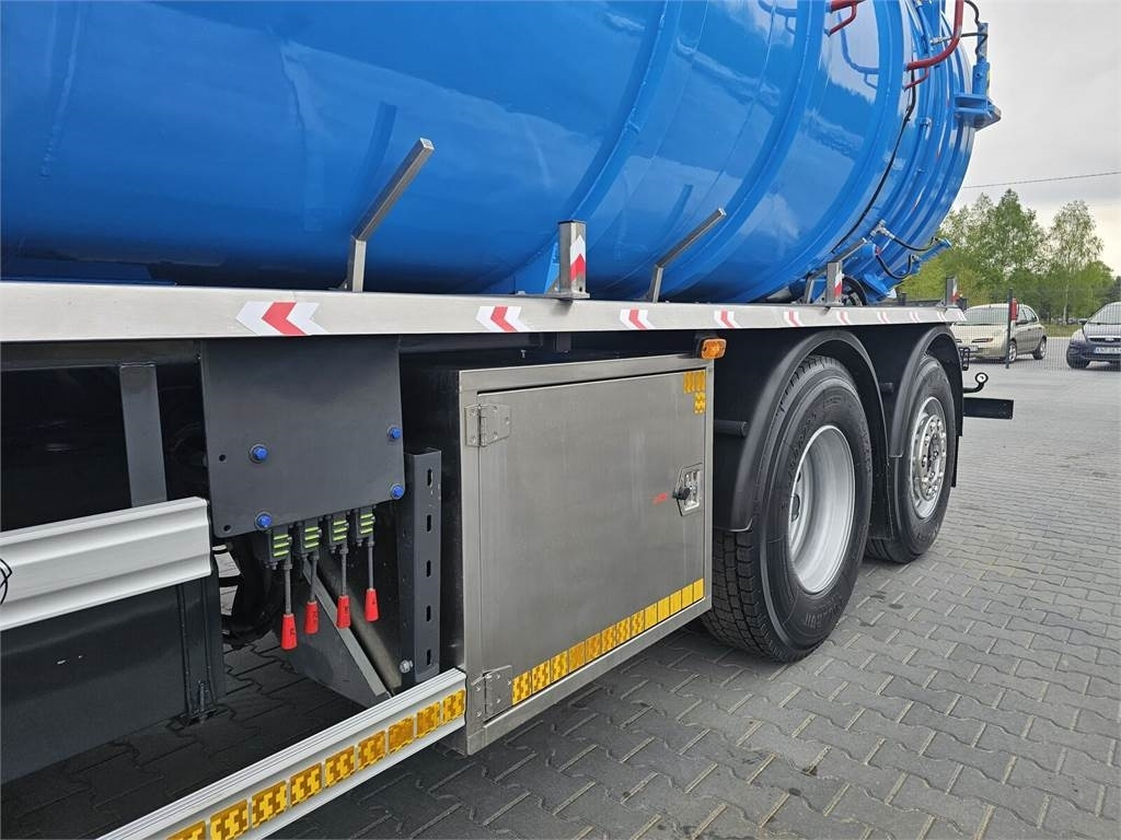 Scania Disab Centurion P210/8 Vacuum suction loader - Vacuum truck: picture 4 Scania Disab Centurion P210/8 Vacuum suction loader - Vacuum truck: picture 4