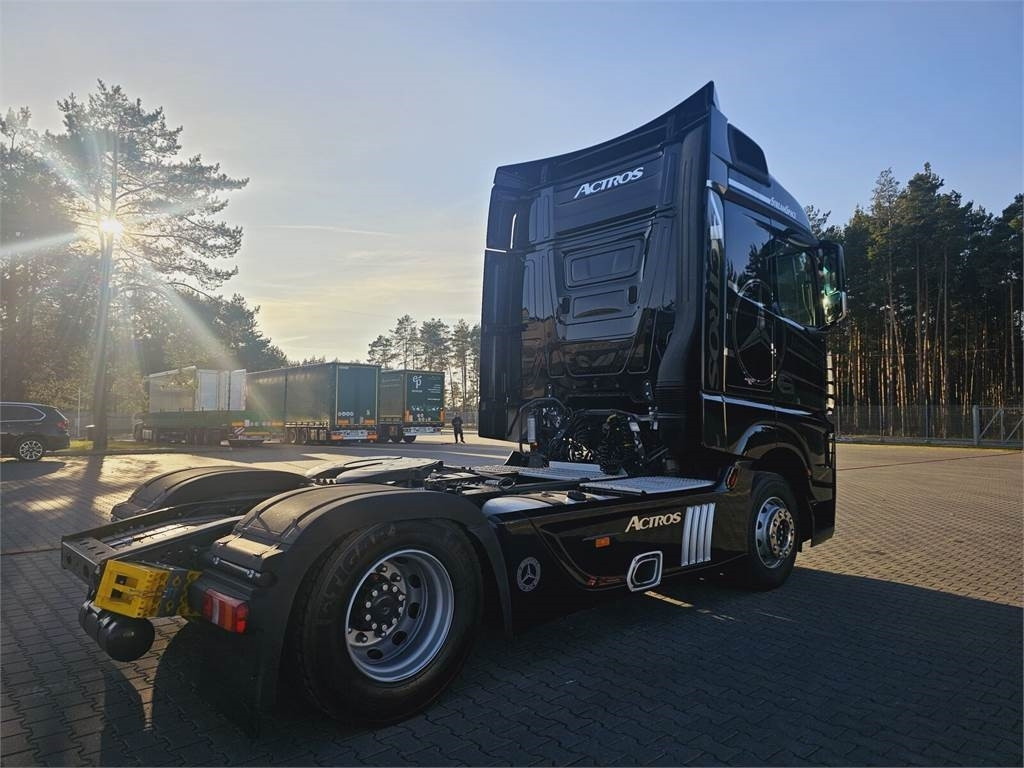 Mercedes-Benz ACTROS 1843 - Tractor truck: picture 4 Mercedes-Benz ACTROS 1843 - Tractor truck: picture 4