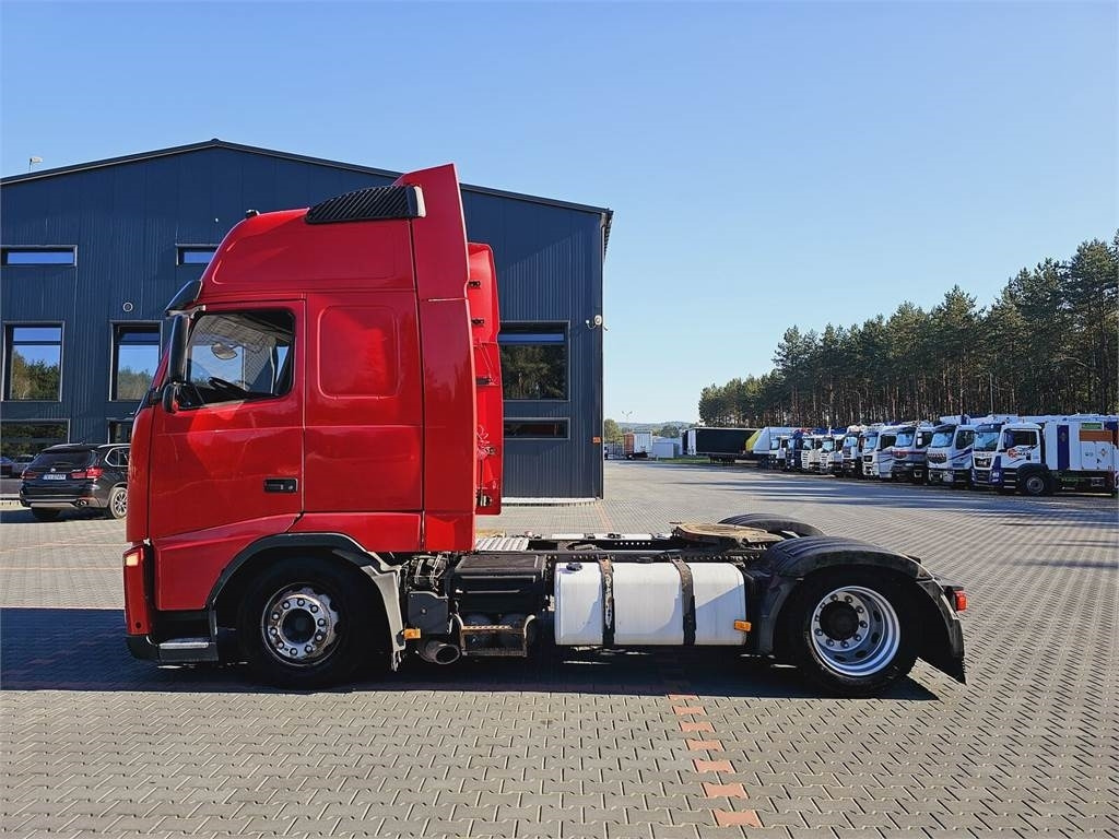Volvo FH13 XXL MANUAL 420 EURO 5 2011 r MEGA LOW DECK - Tractor truck: picture 3 Volvo FH13 XXL MANUAL 420 EURO 5 2011 r MEGA LOW DECK - Tractor truck: picture 3