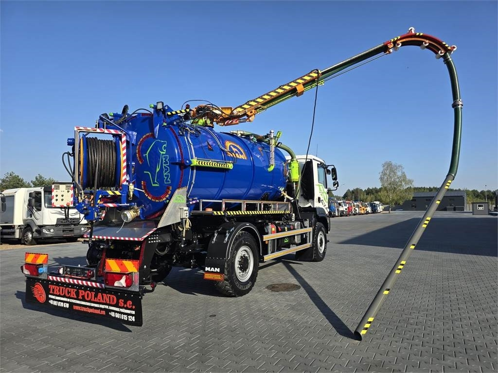 Utility/ Special vehicle MAN TGM 4x4 GAMON PW8 for collecting liquid waste sepa: picture 16