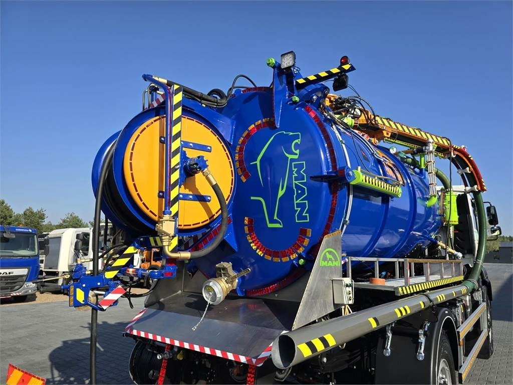 Utility/ Special vehicle MAN TGM 4x4 GAMON PW8 for collecting liquid waste sepa: picture 7