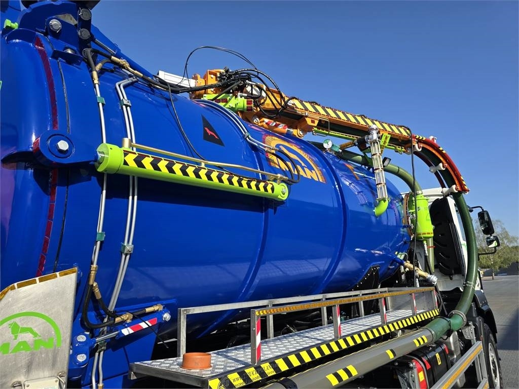 Utility/ Special vehicle MAN TGM 4x4 GAMON PW8 for collecting liquid waste sepa: picture 8