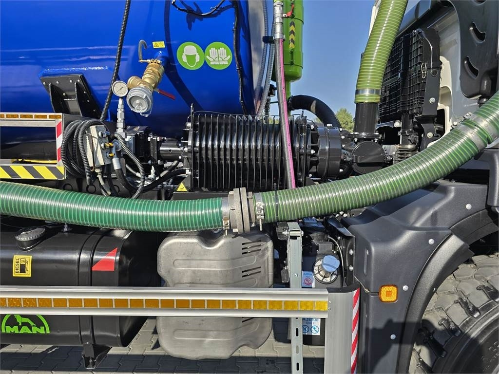Utility/ Special vehicle MAN TGM 4x4 GAMON PW8 for collecting liquid waste sepa: picture 12