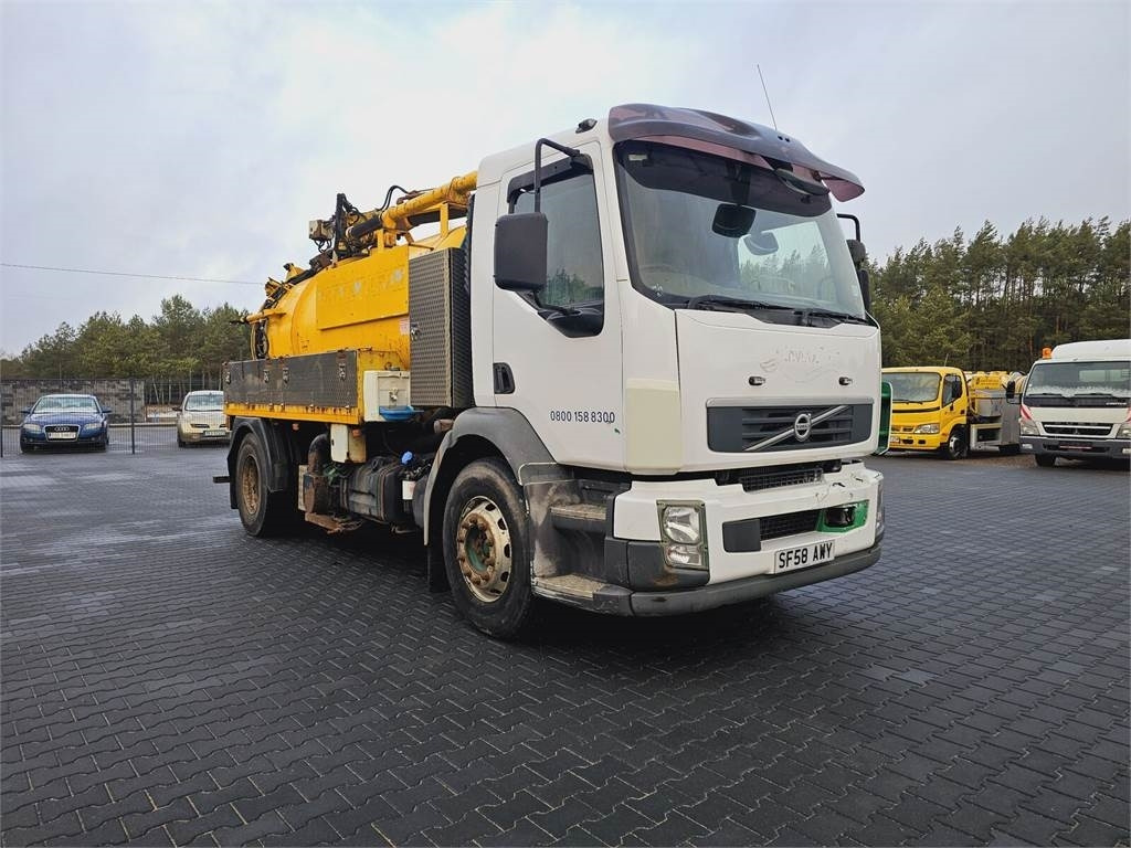 Volvo FULLER TANKERS 2008 WUKO for collecting liquid was - Utility/ Special vehicle: picture 2 Volvo FULLER TANKERS 2008 WUKO for collecting liquid was - Utility/ Special vehicle: picture 2
