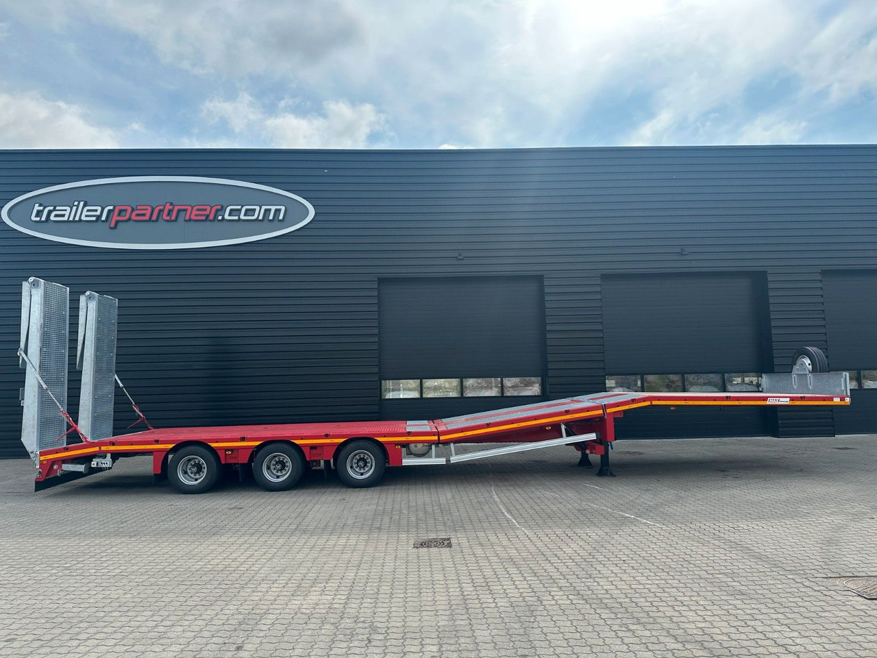 Faymonville MAX100 3 achs tieflader / Hebeboden - Low loader semi-trailer: picture 1 Faymonville MAX100 3 achs tieflader / Hebeboden - Low loader semi-trailer: picture 1