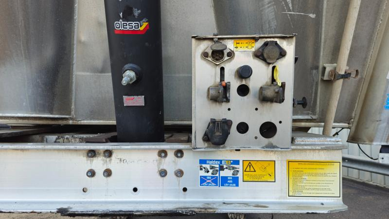 Benalu C24CMS01 Vente Exportation - Tipper semi-trailer: picture 3 Benalu C24CMS01 Vente Exportation - Tipper semi-trailer: picture 3