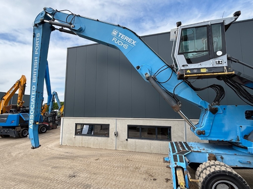 Fuchs MHL 380 - Waste/ Industry handler: picture 2 Fuchs MHL 380 - Waste/ Industry handler: picture 2