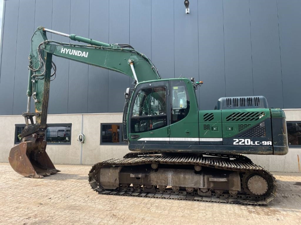 Hyundai Robex 220lc-9a -- R220lc-9a -- 220 - Crawler excavator: picture 2 Hyundai Robex 220lc-9a -- R220lc-9a -- 220 - Crawler excavator: picture 2
