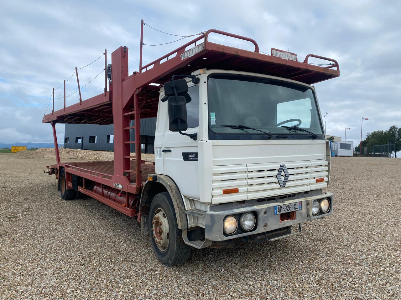 RENAULT GR 280 - Autotransporter truck: picture 2 RENAULT GR 280 - Autotransporter truck: picture 2