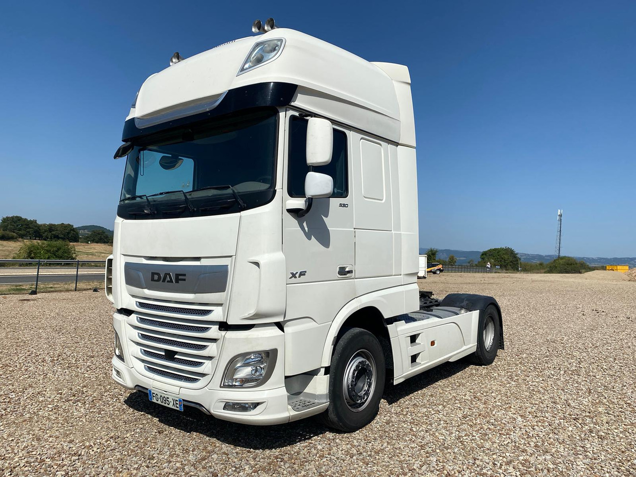 DAF XF530 Super Space Cab - Tractor truck: picture 1 DAF XF530 Super Space Cab - Tractor truck: picture 1