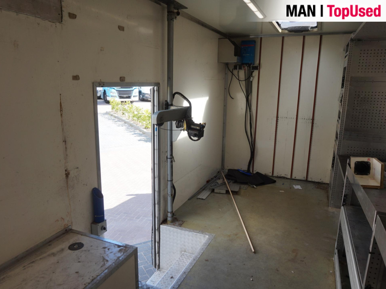 MAN TGL 12.220 4X2 BL - Utility/ Special vehicle, Truck: picture 3 MAN TGL 12.220 4X2 BL - Utility/ Special vehicle, Truck: picture 3