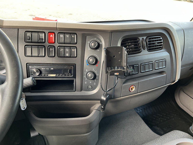 DAF LF 180 FA Euro 6 / 12 Ton / 400 dkm / Box / Laadklep - Box truck: picture 5 DAF LF 180 FA Euro 6 / 12 Ton / 400 dkm / Box / Laadklep - Box truck: picture 5