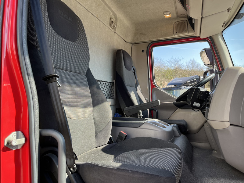 Box truck DAF LF 210 FA / 12 Ton / 354 dkm / Box / Laadklep / NL Truck: picture 6