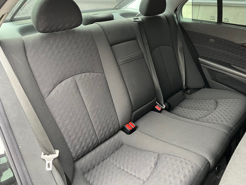 Mercedes-Benz E-Klasse / Limousine / 240 Avantgarde / 4-Matic / 8-pers / APK/TUV 09-2026 / - Sedan: picture 4 Mercedes-Benz E-Klasse / Limousine / 240 Avantgarde / 4-Matic / 8-pers / APK/TUV 09-2026 / - Sedan: picture 4