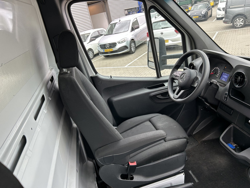 Mercedes-Benz Sprinter 515 1.9 CDI / 126 dkm / Box 4.4 mtr / Laadklep / APK 07-26 - Closed box van: picture 3 Mercedes-Benz Sprinter 515 1.9 CDI / 126 dkm / Box 4.4 mtr / Laadklep / APK 07-26 - Closed box van: picture 3