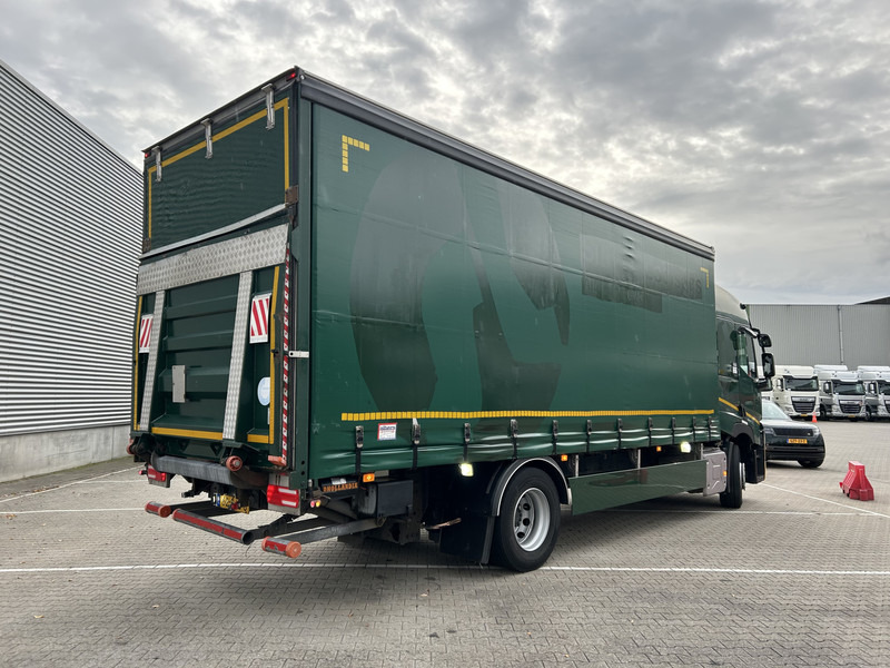 Renault T 380 Comfort / 820 dkm / Curtainside / Loadlift / APK TUV 02-26 - Curtain side truck: picture 2 Renault T 380 Comfort / 820 dkm / Curtainside / Loadlift / APK TUV 02-26 - Curtain side truck: picture 2