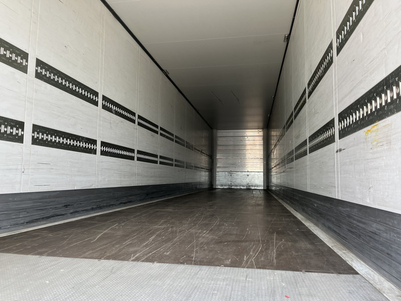 Schmitz Cargobull SCB S3B / Box Trailer / 2x Liftas / APK TUV 01-26 - Closed box semi-trailer: picture 3 Schmitz Cargobull SCB S3B / Box Trailer / 2x Liftas / APK TUV 01-26 - Closed box semi-trailer: picture 3