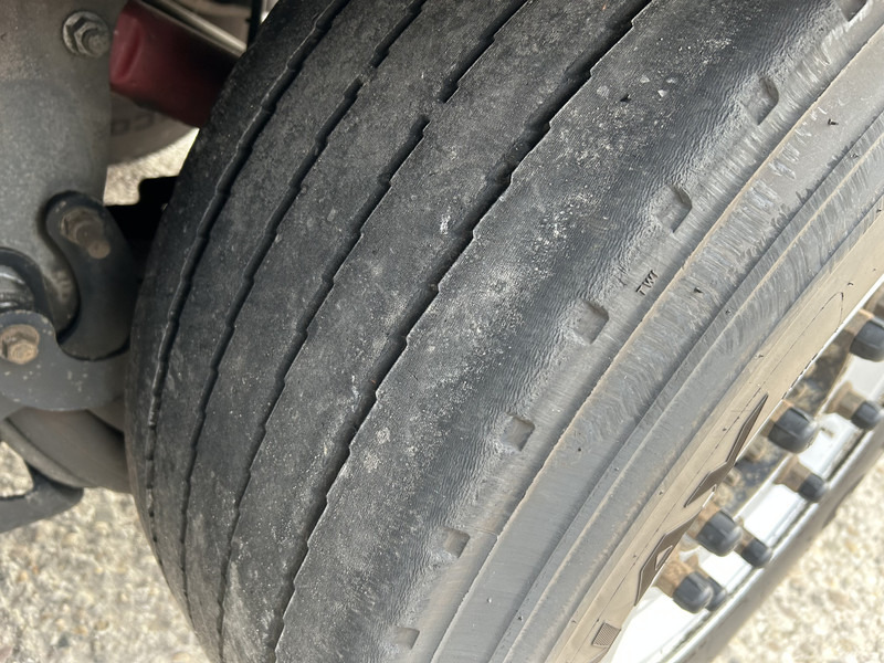 Closed box semi-trailer Schmitz Cargobull SCB S3B / Box Trailer / 2x Liftaxle / APK TUV 08-26: picture 10 Closed box semi-trailer Schmitz Cargobull SCB S3B / Box Trailer / 2x Liftaxle / APK TUV 08-26: picture 10