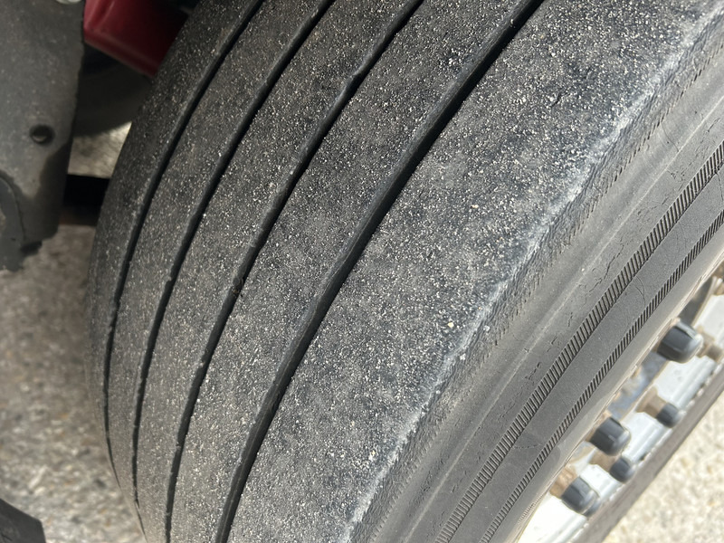 Closed box semi-trailer Schmitz Cargobull SCB S3B / Box Trailer / 2x Liftaxle / APK TUV 08-26: picture 8 Closed box semi-trailer Schmitz Cargobull SCB S3B / Box Trailer / 2x Liftaxle / APK TUV 08-26: picture 8