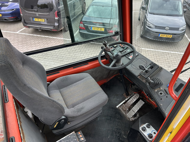 Terberg YT 180 / BDF Umsetzer / Wechselhubwagen / Terminal Truck - Container transporter/ Swap body truck: picture 3 Terberg YT 180 / BDF Umsetzer / Wechselhubwagen / Terminal Truck - Container transporter/ Swap body truck: picture 3