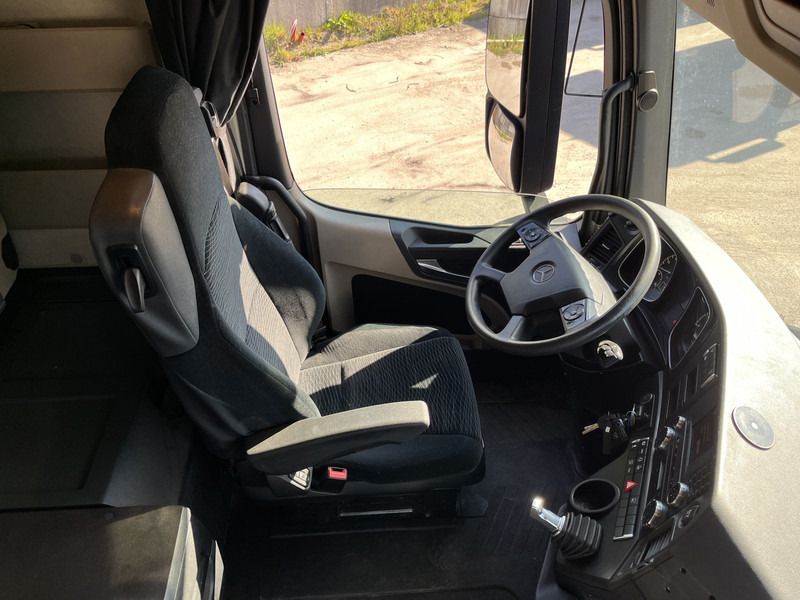 Mercedes-Benz Actros 1842 StreamSpace / 939 dkm / 2 Tanks / NL Truck - Tractor truck: picture 3 Mercedes-Benz Actros 1842 StreamSpace / 939 dkm / 2 Tanks / NL Truck - Tractor truck: picture 3