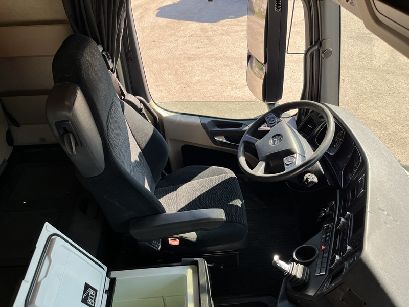 Mercedes-Benz Actros 1842 Streamspace / 873 dkm / 2 Tanks / NL Truck - Tractor truck: picture 3 Mercedes-Benz Actros 1842 Streamspace / 873 dkm / 2 Tanks / NL Truck - Tractor truck: picture 3