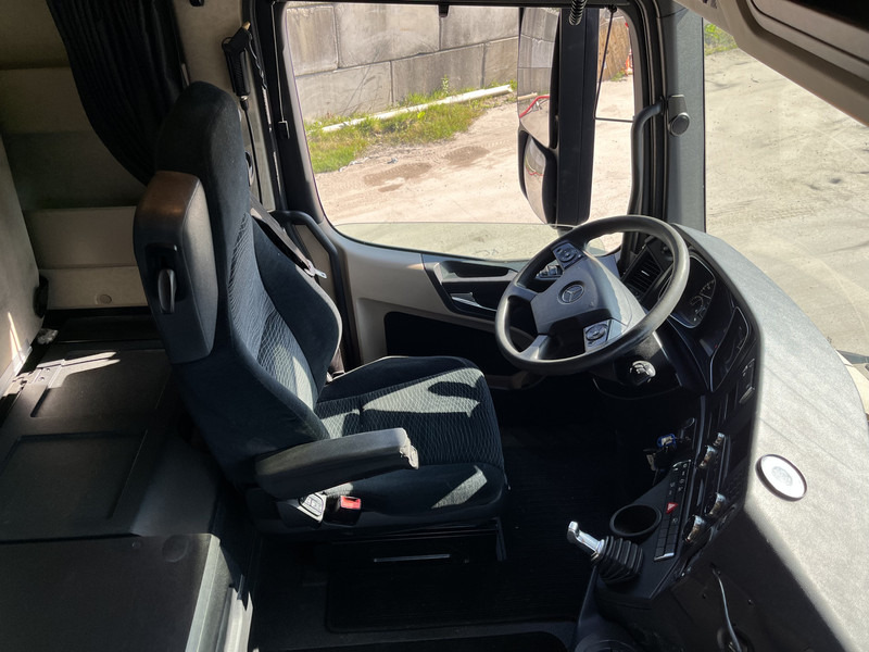 Mercedes-Benz Actros 1842 Streamspace / 933 dkm / 2 Tanks / NL Truck - Tractor truck: picture 3 Mercedes-Benz Actros 1842 Streamspace / 933 dkm / 2 Tanks / NL Truck - Tractor truck: picture 3