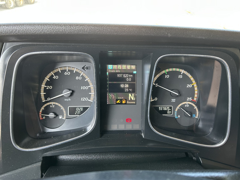 Mercedes-Benz Actros 1842 Streamspace / 937 dkm / 2 Tanks / NL Truck - Tractor truck: picture 4 Mercedes-Benz Actros 1842 Streamspace / 937 dkm / 2 Tanks / NL Truck - Tractor truck: picture 4