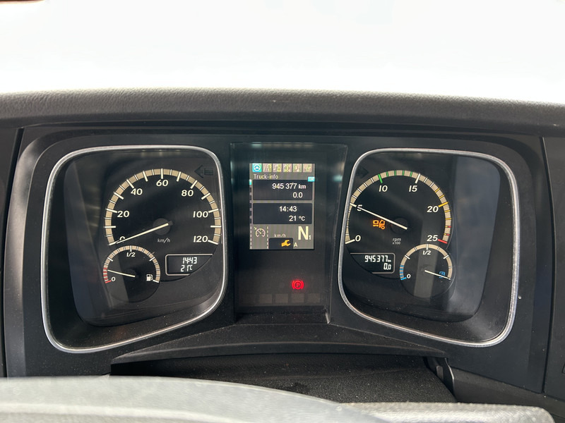 Mercedes-Benz Actros 1842 Streamspace / 945 dkm / 2 Tanks / NL Truck - Tractor truck: picture 4 Mercedes-Benz Actros 1842 Streamspace / 945 dkm / 2 Tanks / NL Truck - Tractor truck: picture 4