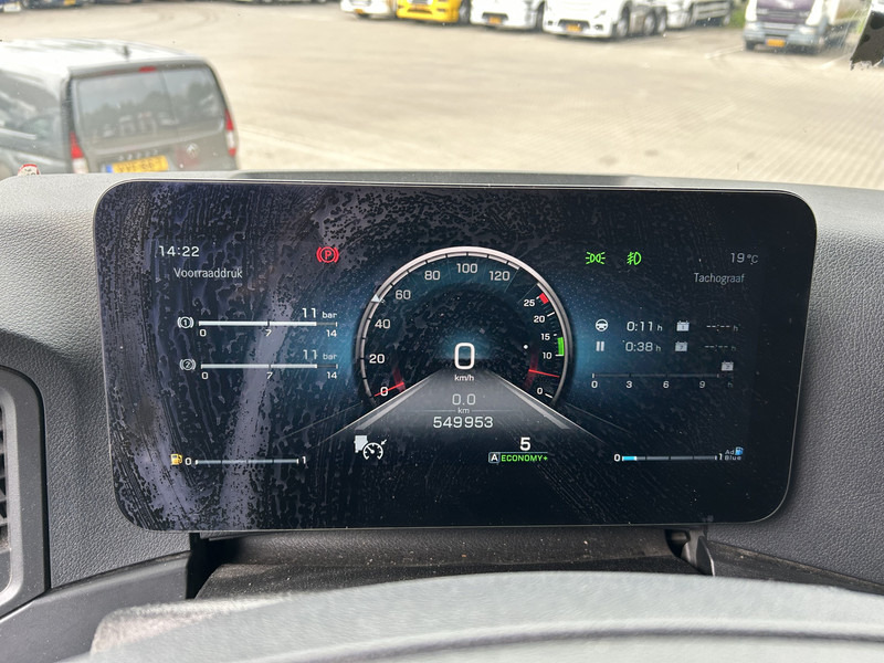 Mercedes-Benz Actros 1845 Gigaspace / 549 dkm / 2 Tanks / Stand Airco / New Tacho V2 - Tractor truck: picture 4 Mercedes-Benz Actros 1845 Gigaspace / 549 dkm / 2 Tanks / Stand Airco / New Tacho V2 - Tractor truck: picture 4