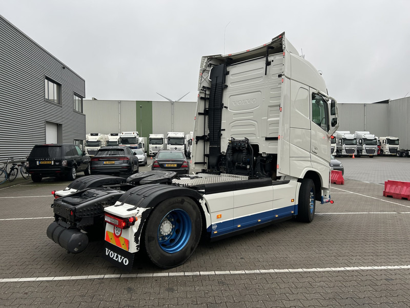 Volvo FH 500 Globetrotter / 597 dkm / Euro 6D / VEB+ / 2 Tanks - Tractor truck: picture 2 Volvo FH 500 Globetrotter / 597 dkm / Euro 6D / VEB+ / 2 Tanks - Tractor truck: picture 2