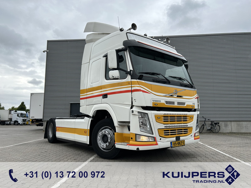 Tractor truck Volvo FM 370 Globetrotter / 770 dkm / 2 Tanks / NL Truck: picture 1