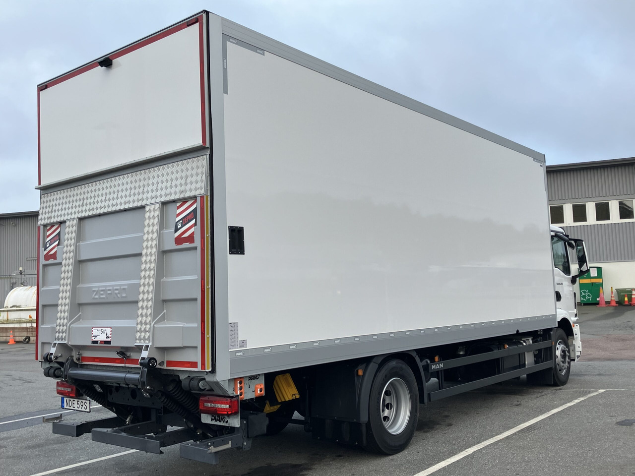 TGM 18.290 4×2 LL 18-ppl ÖBS - Box truck: picture 4 TGM 18.290 4×2 LL 18-ppl ÖBS - Box truck: picture 4