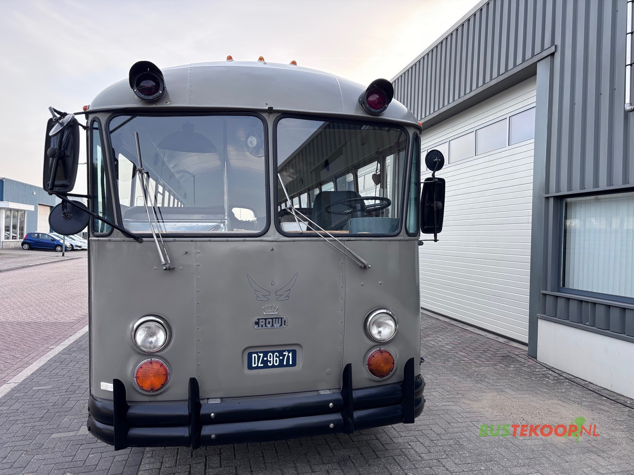 CROWN Oldtimer / Jurybus / Camper 1969 - Bus: picture 2 CROWN Oldtimer / Jurybus / Camper 1969 - Bus: picture 2
