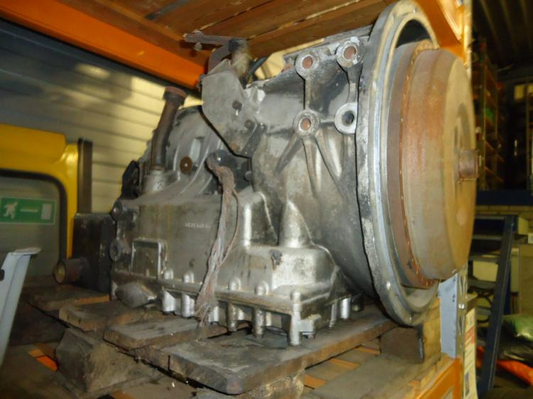 ZF 4HP500 automaatbak uit een DAF Den Oudsten MB200 - Gearbox: picture 1 ZF 4HP500 automaatbak uit een DAF Den Oudsten MB200 - Gearbox: picture 1