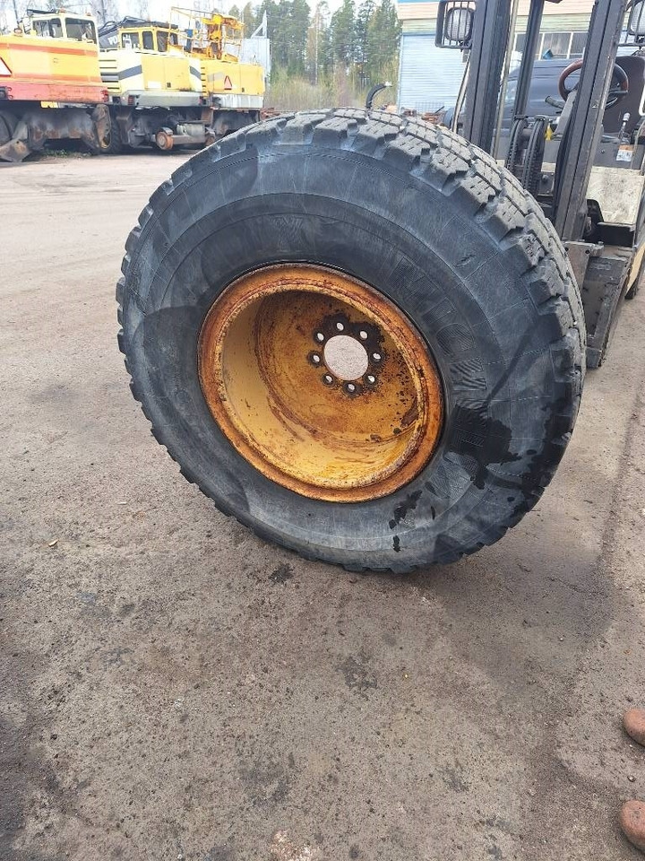 Michelin 17.5R-25 Renkaat 4kpl - Tire for Construction machinery: picture 3 Michelin 17.5R-25 Renkaat 4kpl - Tire for Construction machinery: picture 3